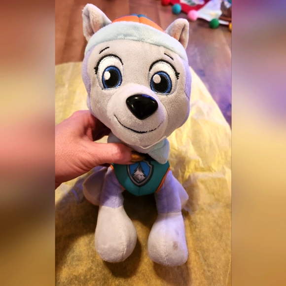Paw Patrol Everest Stuffed Toy 2015 - Picture 1 of 8